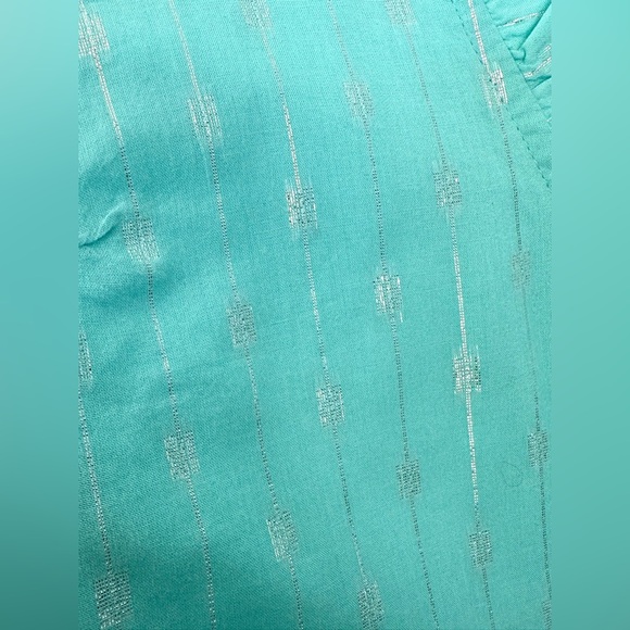 Crown & Ivy Cotton Blend Aqua Metallic Ruffle Sleeveless Top-Size Large - Picture 9 of 10